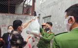 Một ngày ở khu vực cách ly ngõ 165 Cầu Giấy